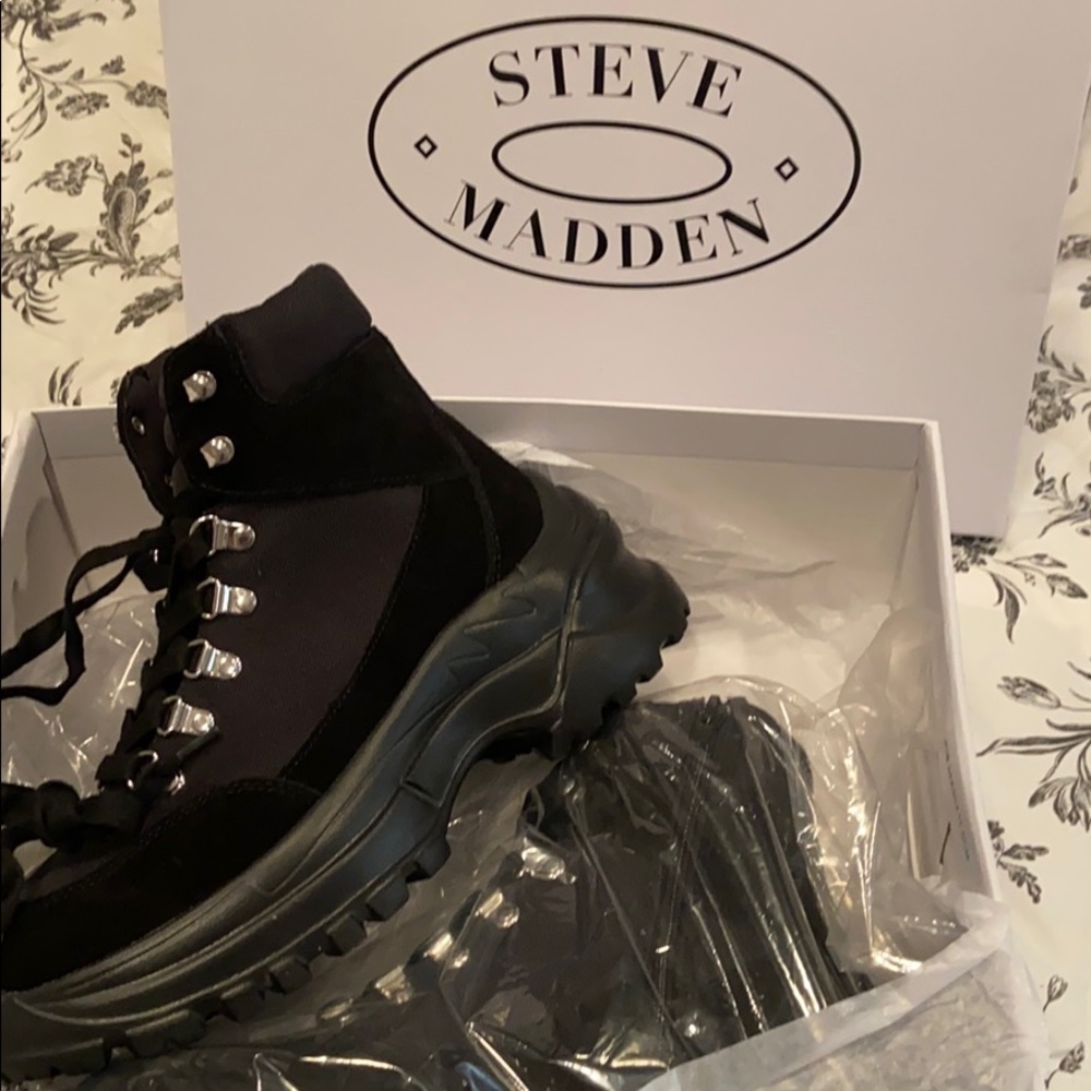 Steve Madden platform booties size 8